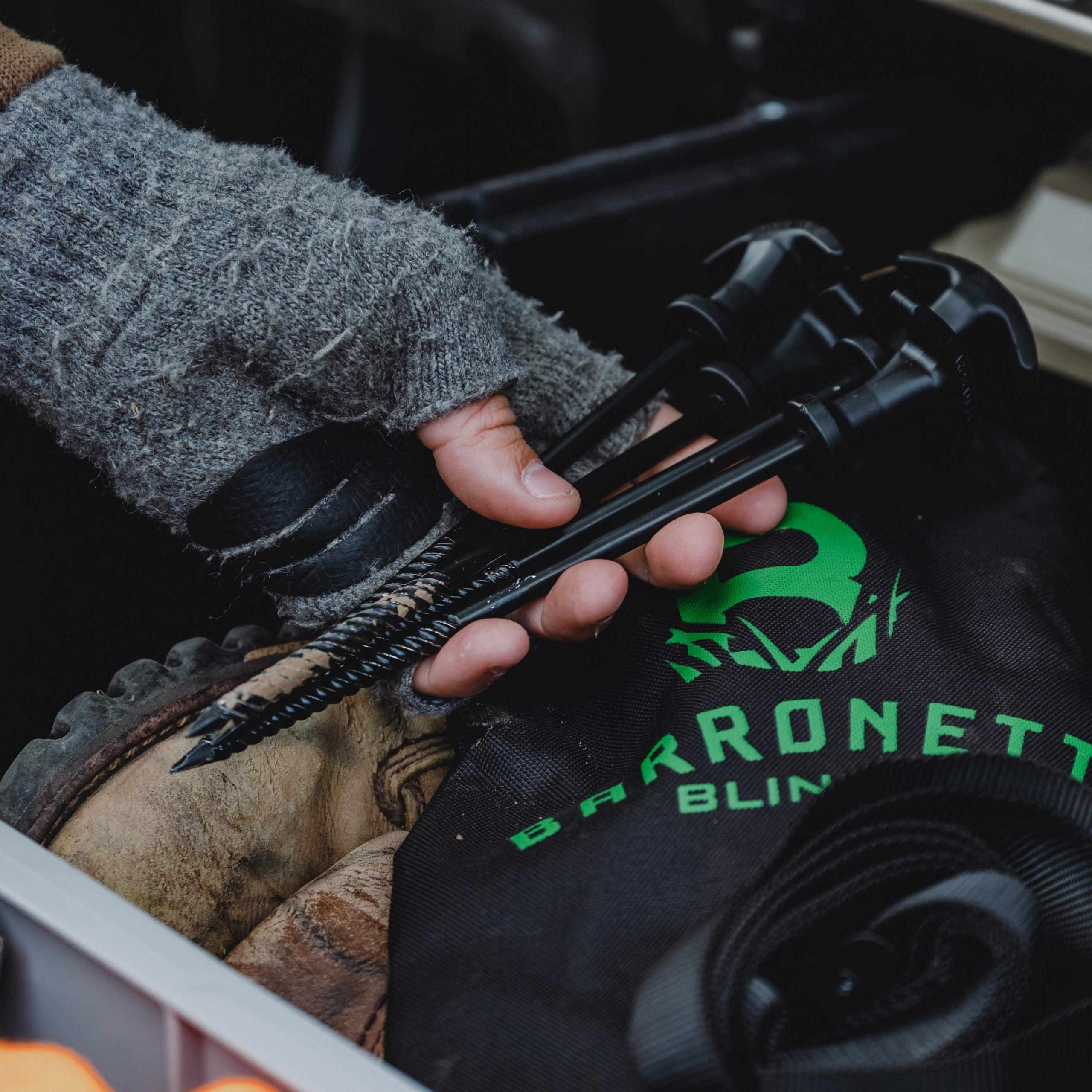 ALL-TERRAIN GROUND STAKE KIT - Young Wild Hunters