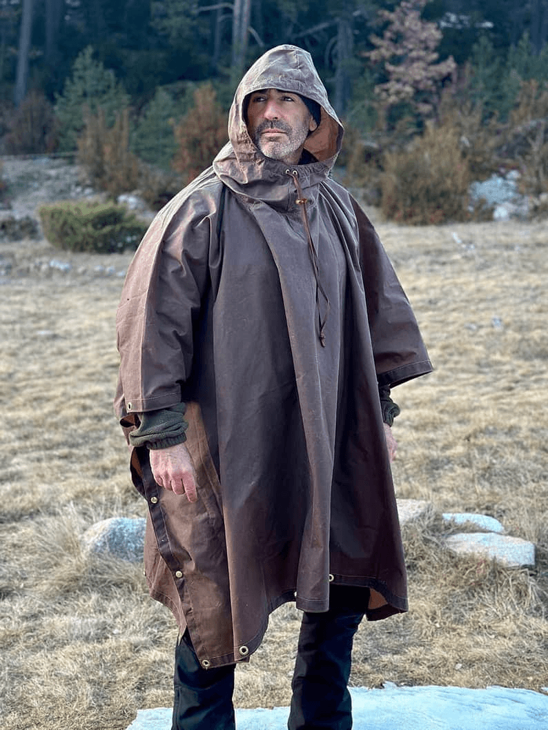 Oilskin Poncho Shelter - Young Wild Hunters