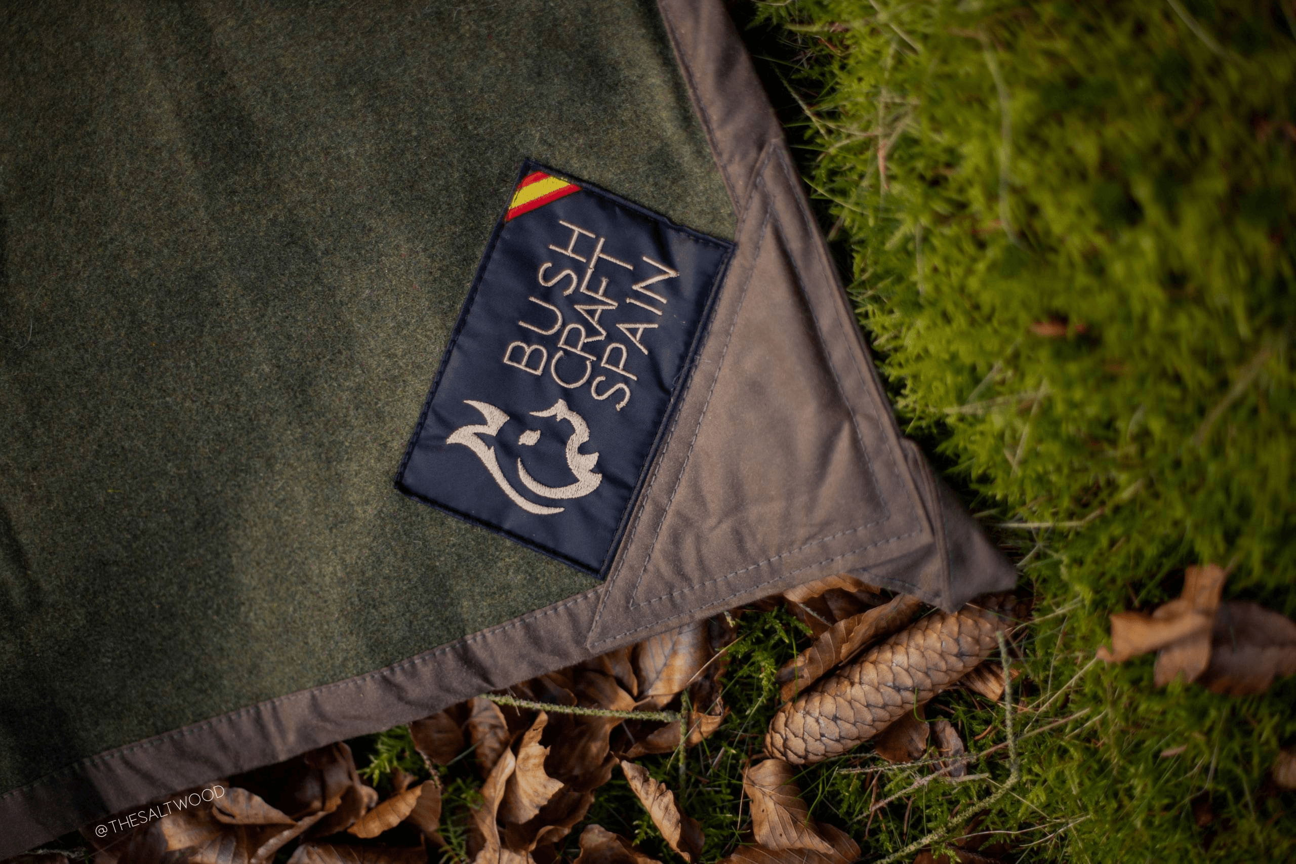 Paño de Lana y Hule Verde/Marrón - Young Wild Hunters