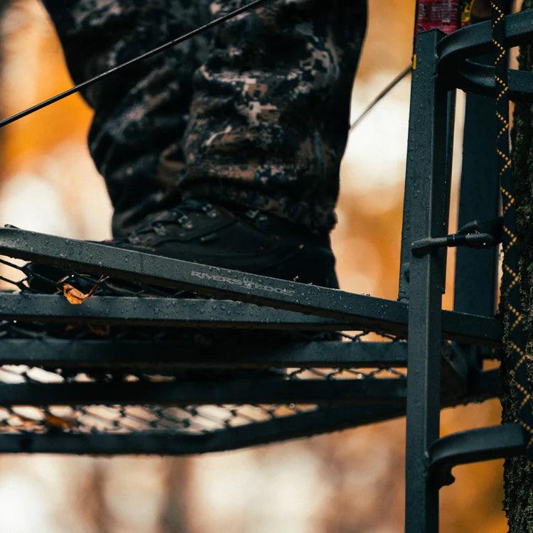 BIG FOOT™ BRUTE™ HANG-ON - Young Wild Hunters