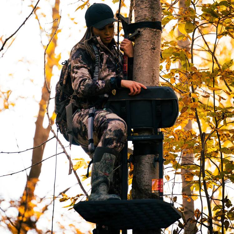 BIG FOOT™ LITE FOOT™ HANG-ON - Young Wild Hunters
