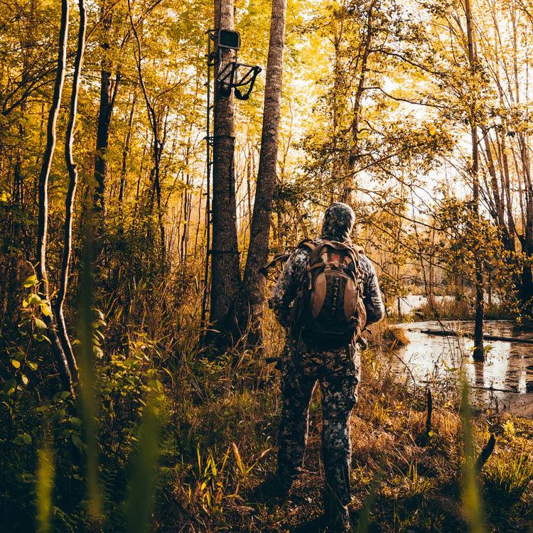 BIG FOOT™ TRAVELER™ HANG-ON - Young Wild Hunters