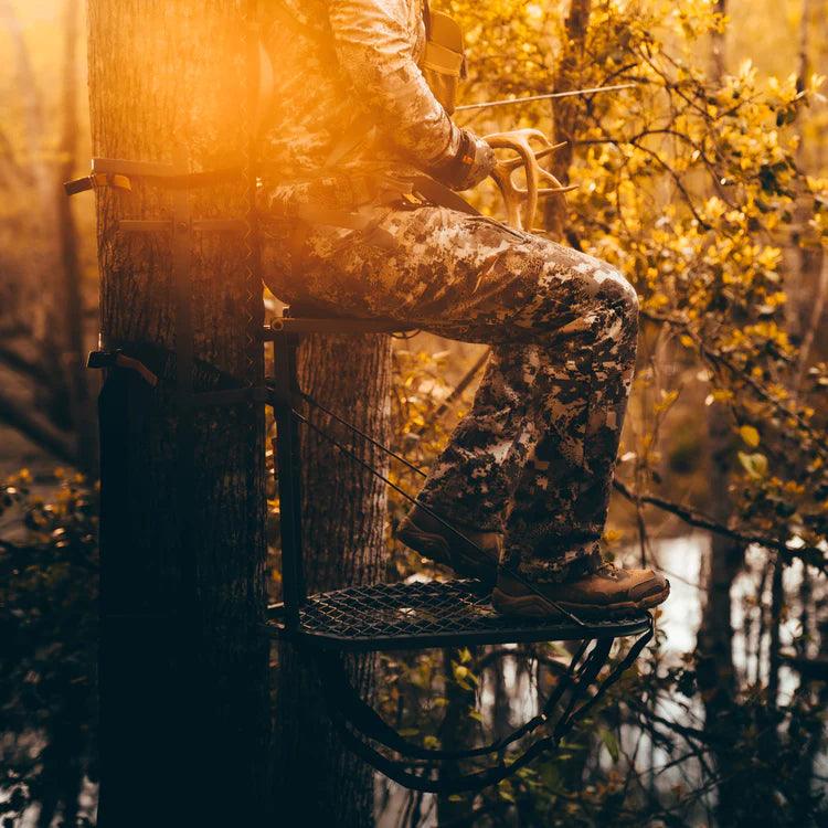 BIG FOOT™ TRAVELER™ HANG-ON - Young Wild Hunters