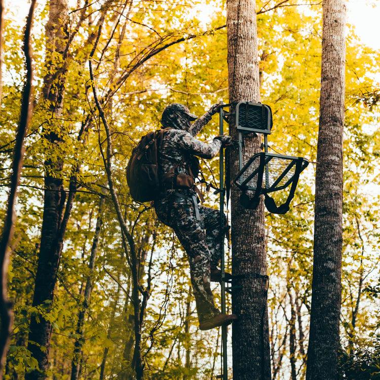 BIG FOOT™ TRAVELER™ HANG-ON - Young Wild Hunters