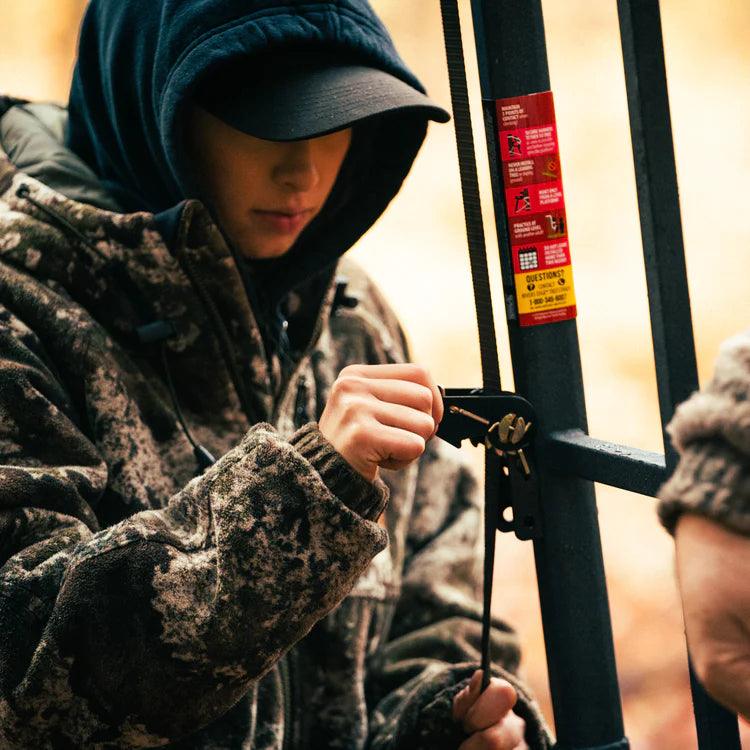 LOCKDOWN™ 21FT 2-MAN - Young Wild Hunters