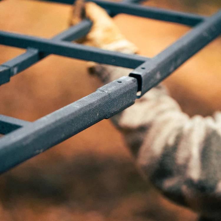 LOCKDOWN™ 21FT 2-MAN - Young Wild Hunters