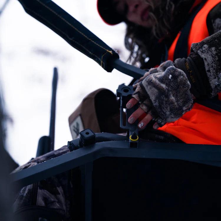 RETREAT™ 1-MAN - Young Wild Hunters