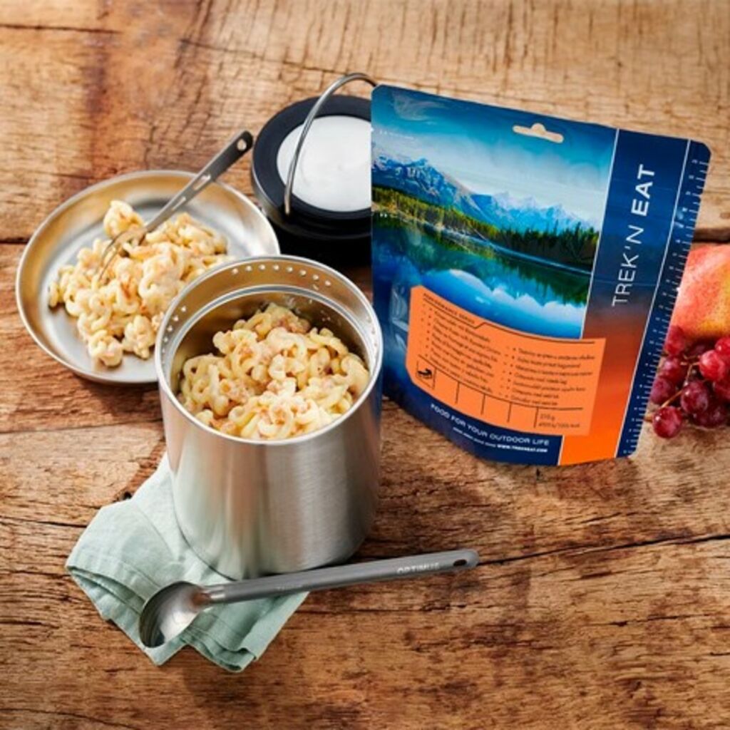 Noodles with cheese and fried onions Trek'n Eat PS1000+