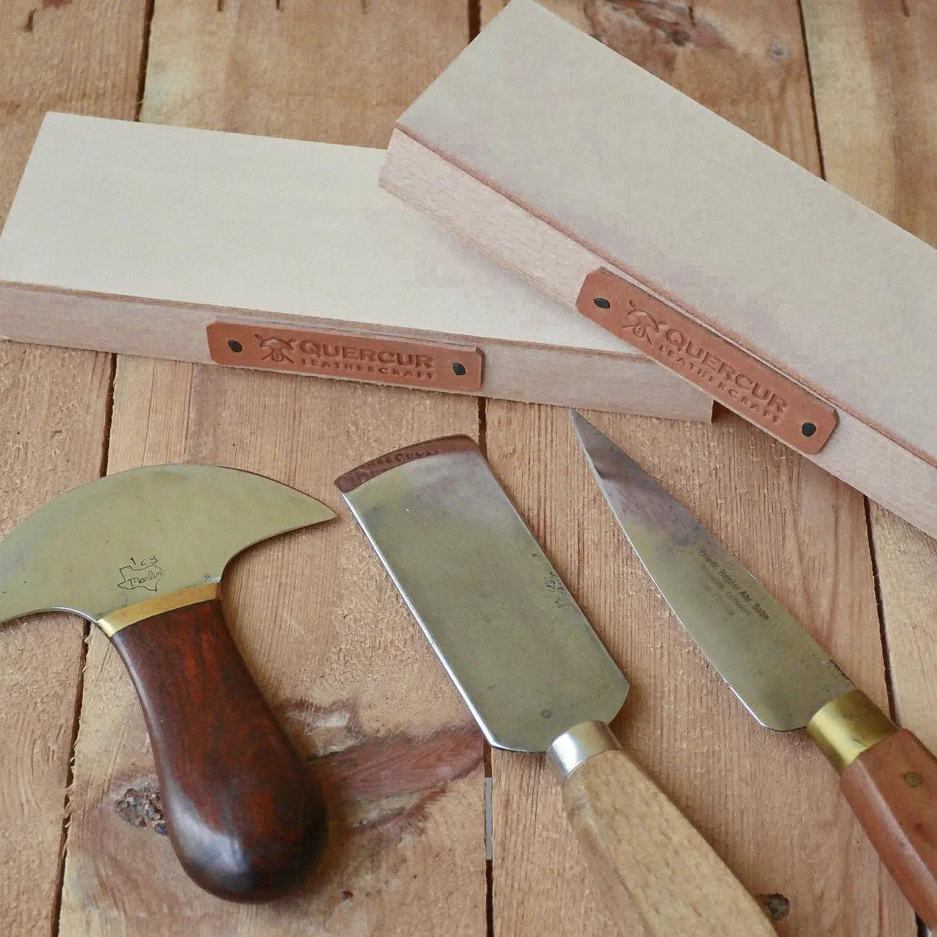 Asentador de cuero Quercur Leathercraft - Young Wild Hunters