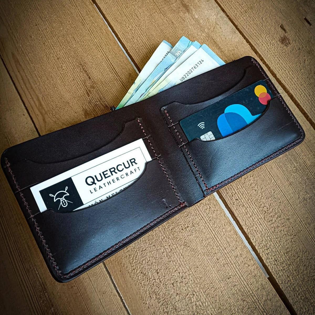 Cartera Bifold Quercur Leathercraft - Young Wild Hunters