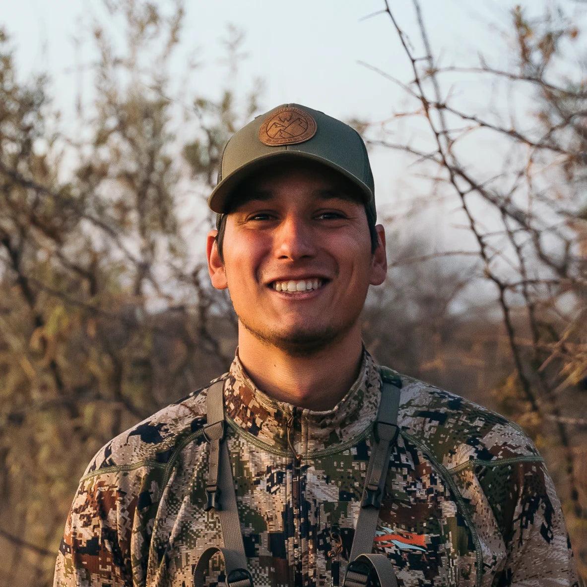 Gorra Verde parche de cuero YWH - Young Wild Hunters