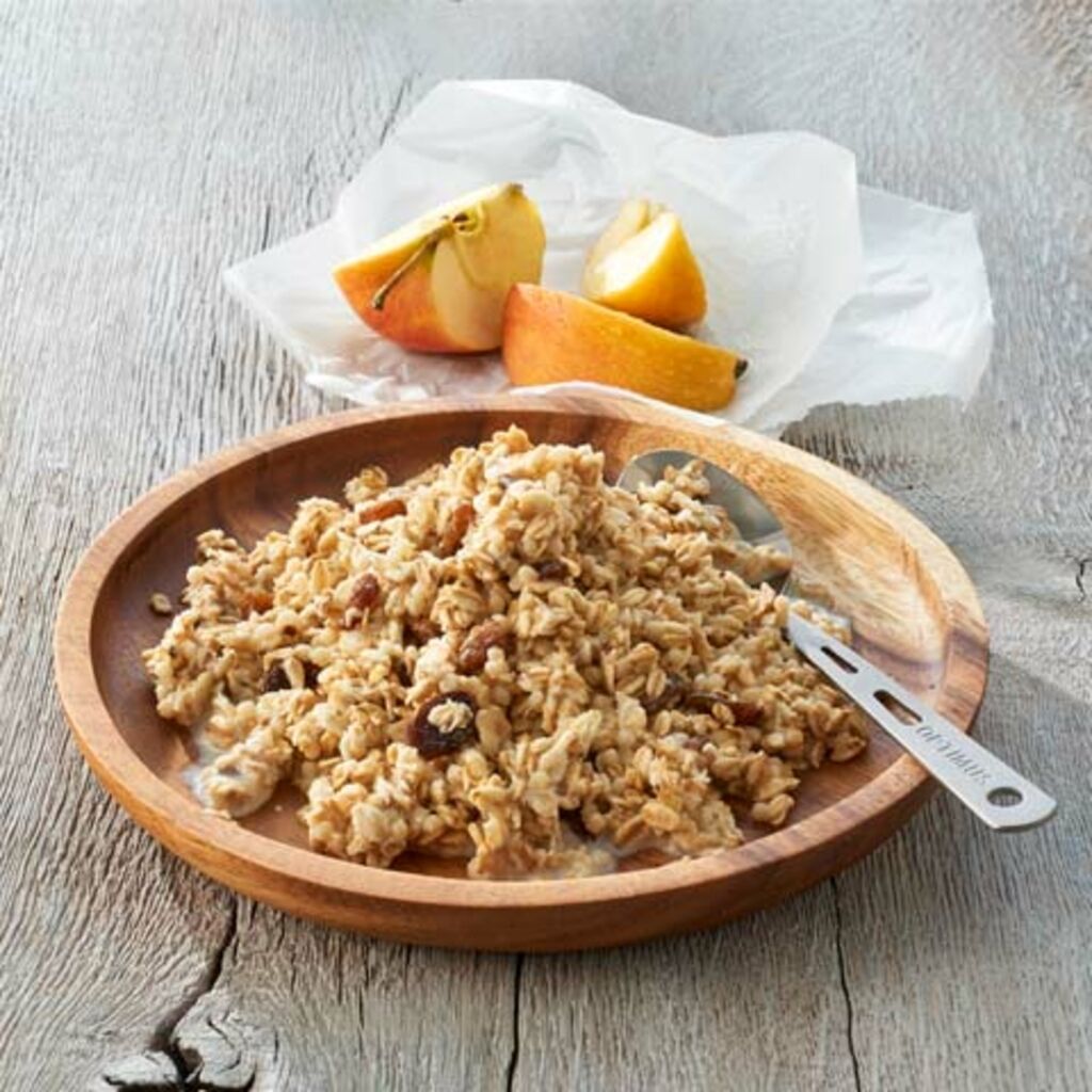 Swiss muesli with Trek'n Eat milk